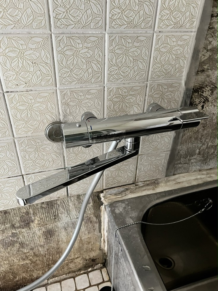 給湯配管やり直し及び浴室シャワー水栓取替